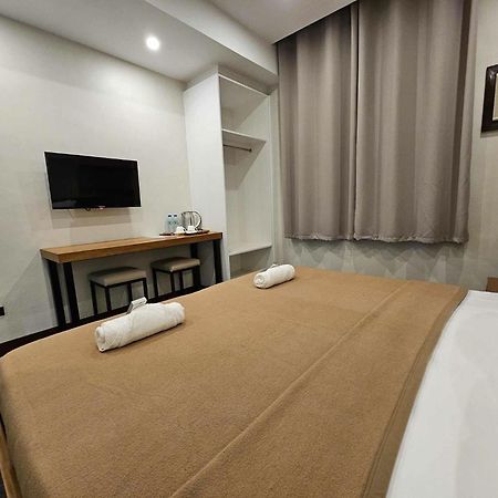 Blue Harbor Hotel Calapan 외부 사진