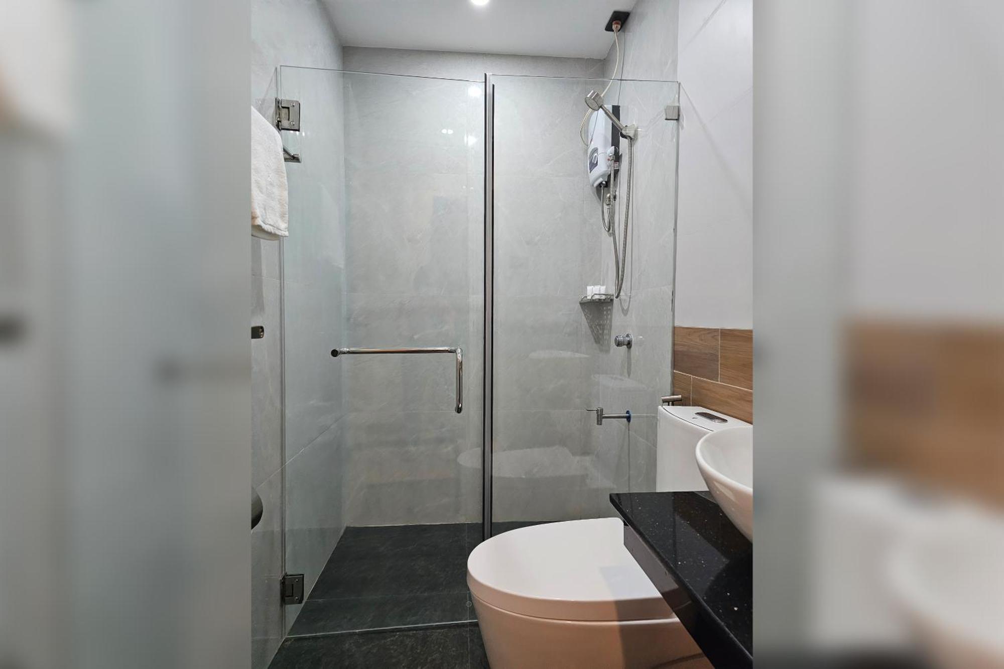 Blue Harbor Hotel Calapan 외부 사진