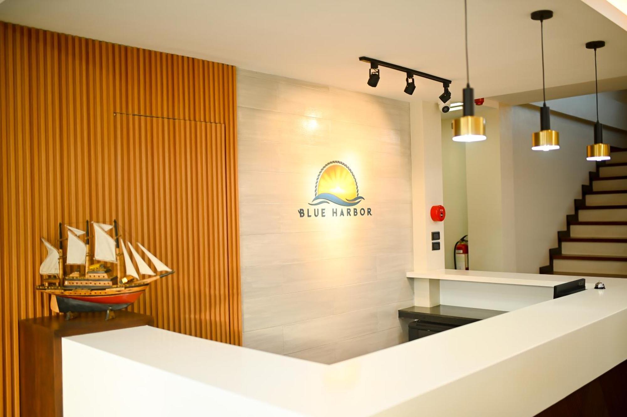 Blue Harbor Hotel Calapan 외부 사진